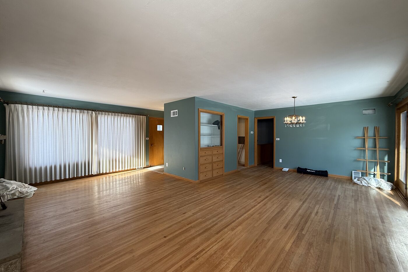 Living room before All Things Home worked on it